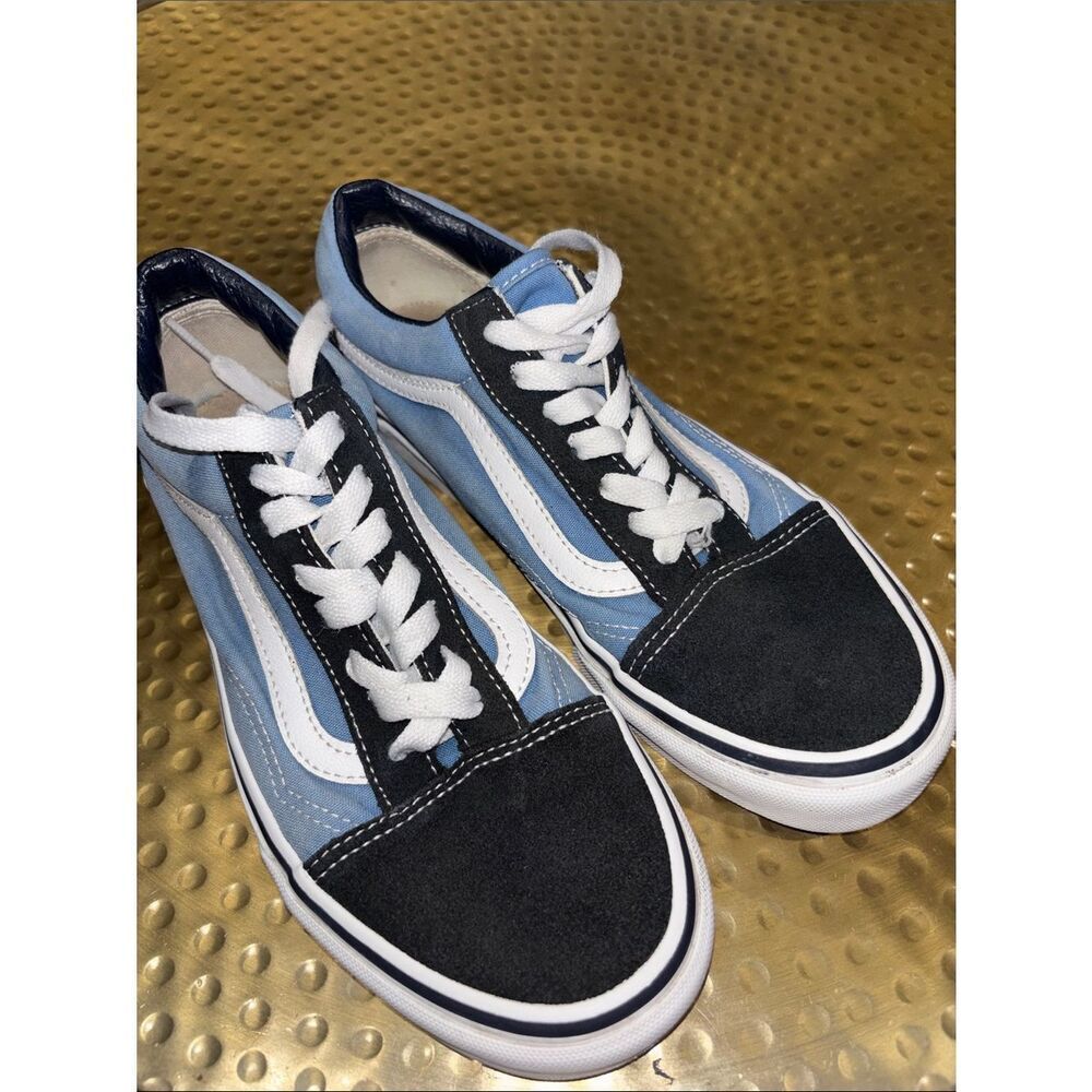 Men’s Vans Light Blue & Navy Low-Top Skate Shoes with White Side Stripe size 6